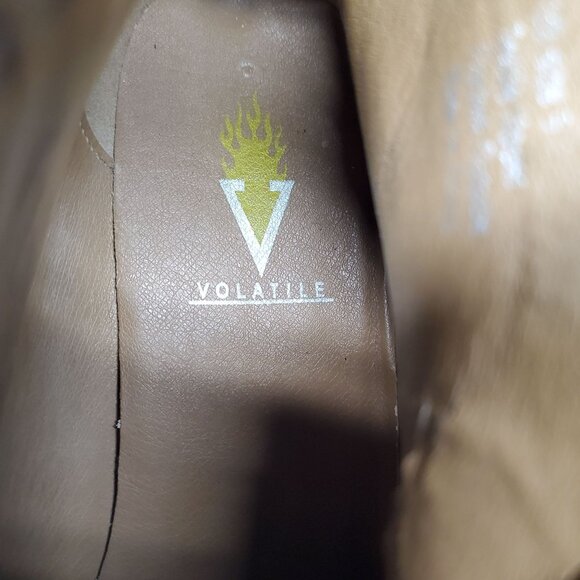 Volatile Shoes Womens 9 Calvary Flocked Faux Leather Leopard Ankle Boots *Read* - Picture 2 of 9